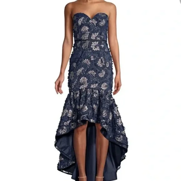 green emerald velvet dress Amazon.com: Aidan Mattox Women's One Shoulder Tiered Gown, Black, 16 :  Clothing, Shoes & Jewelry main image 0